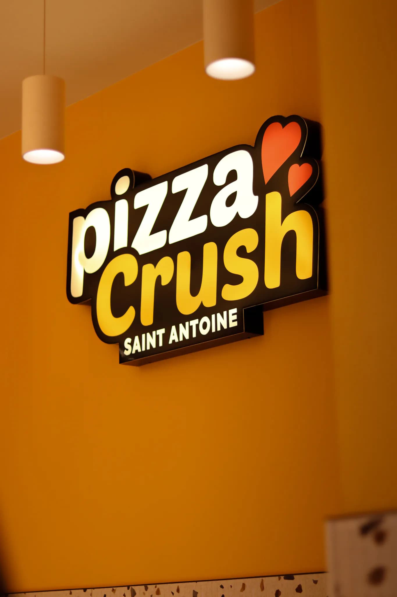 Façade pizzeria halal PIZZA CRUSH 294 avenue Saint-Antoine Marseille 13015