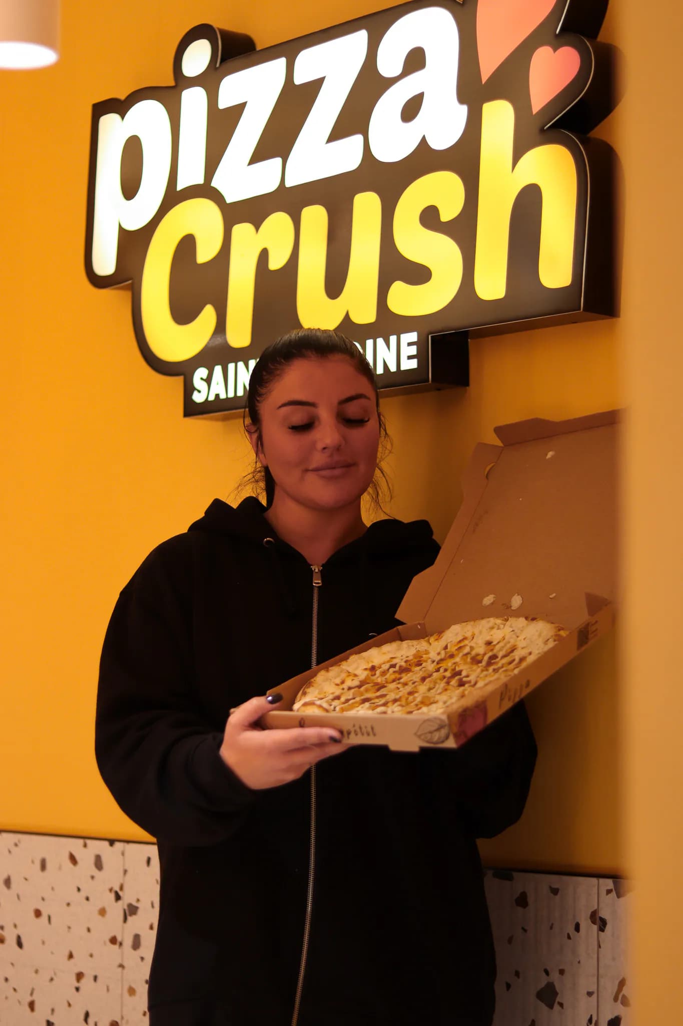 Intérieur moderne pizzeria PIZZA CRUSH Marseille 13015 livraison gratuite